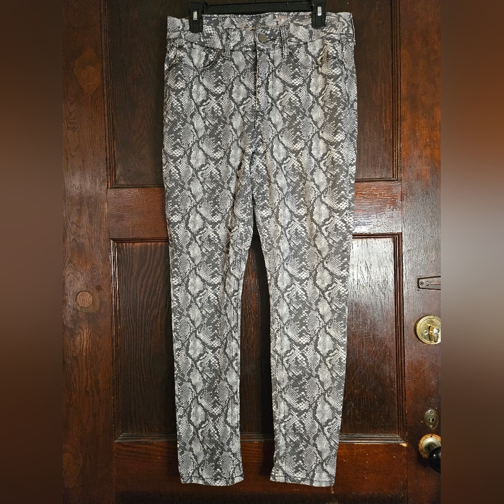 EUC Seven7 Snakeskin High Rise Skinny Jeggings - Size 10